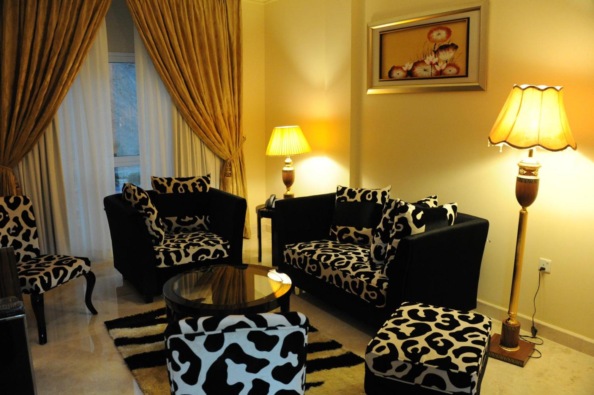 Pioneer Hotel Apartments Muscat Exterior photo