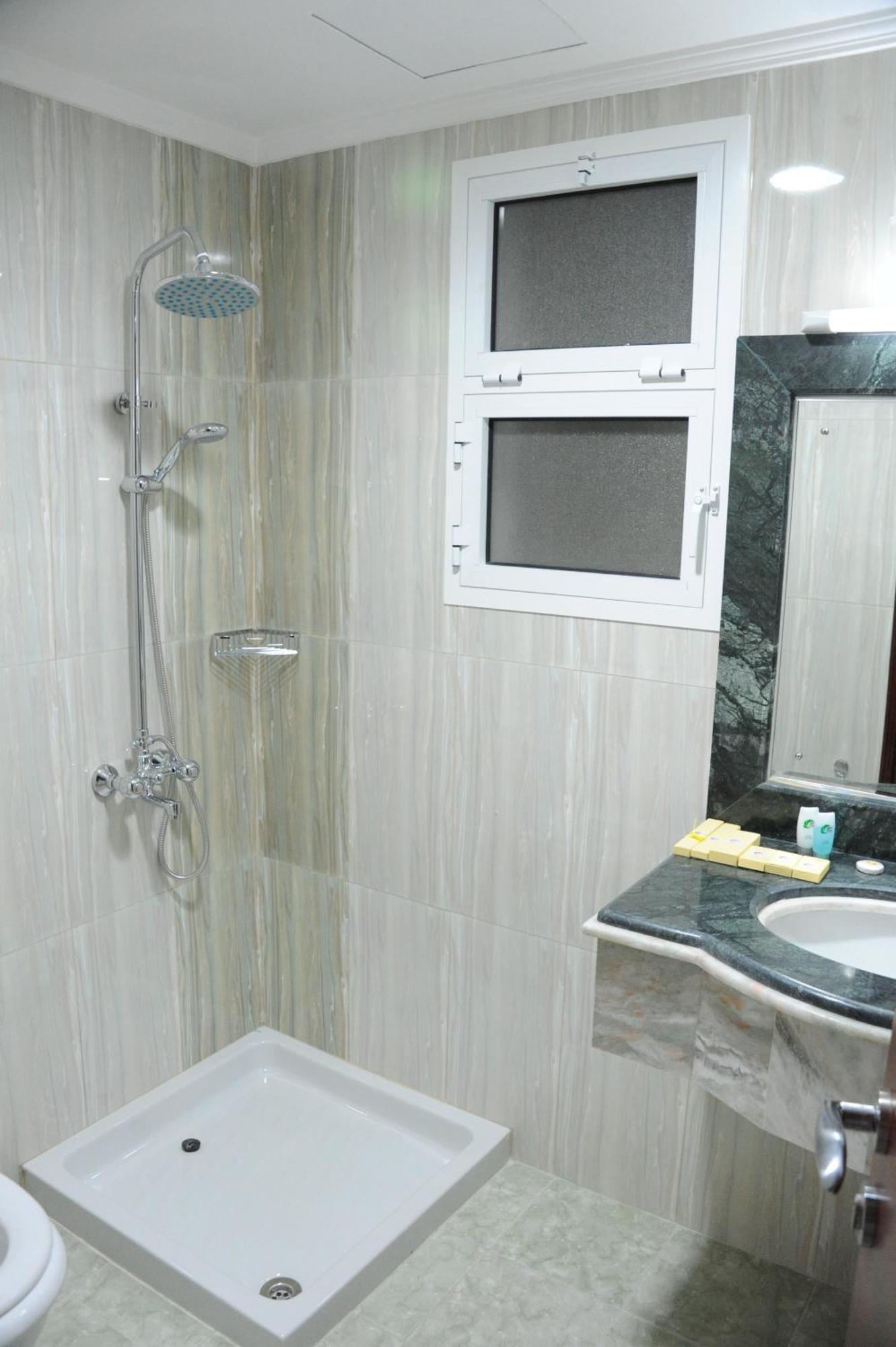 Pioneer Hotel Apartments Muscat Exterior photo