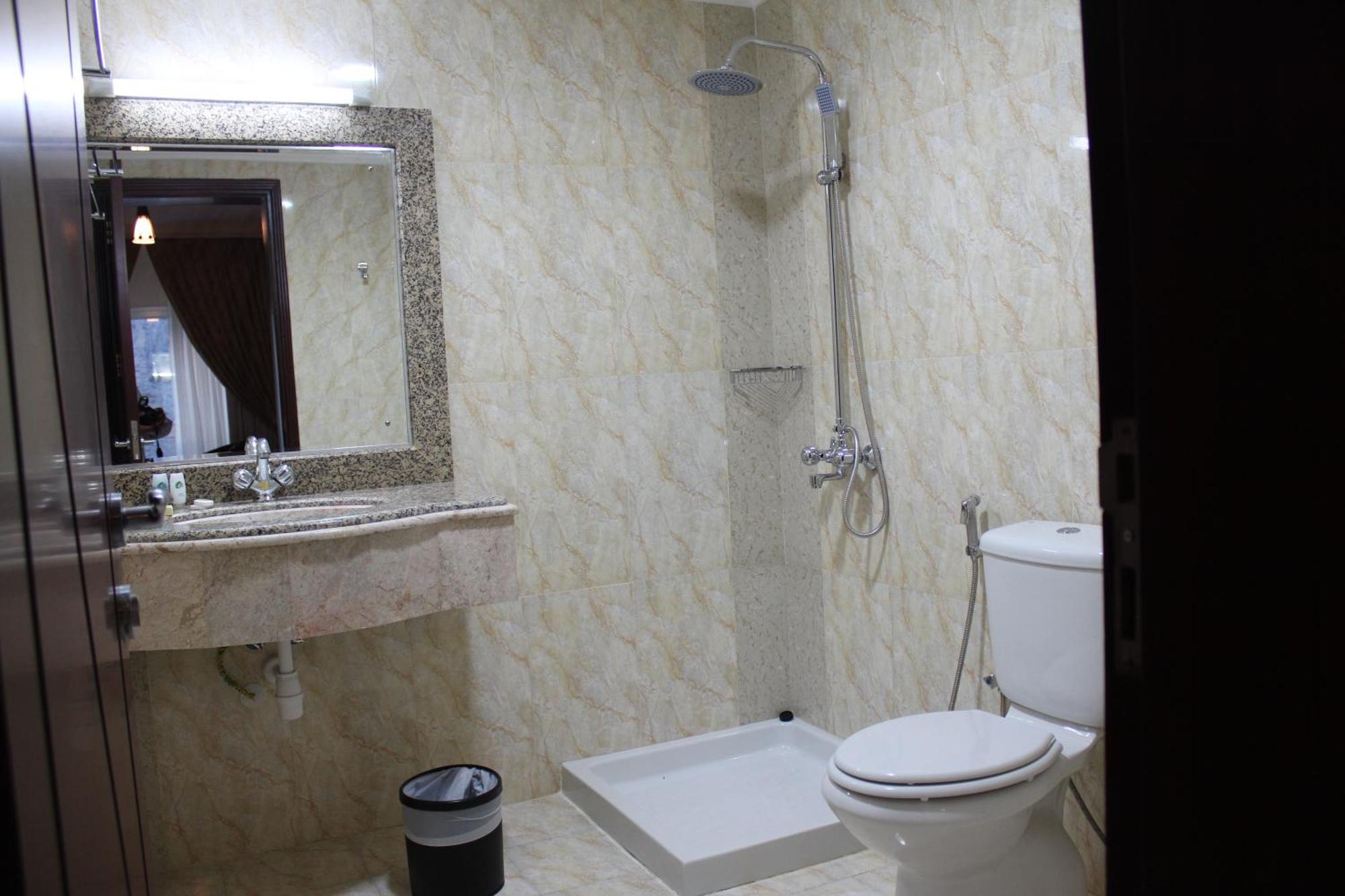 Pioneer Hotel Apartments Muscat Exterior photo