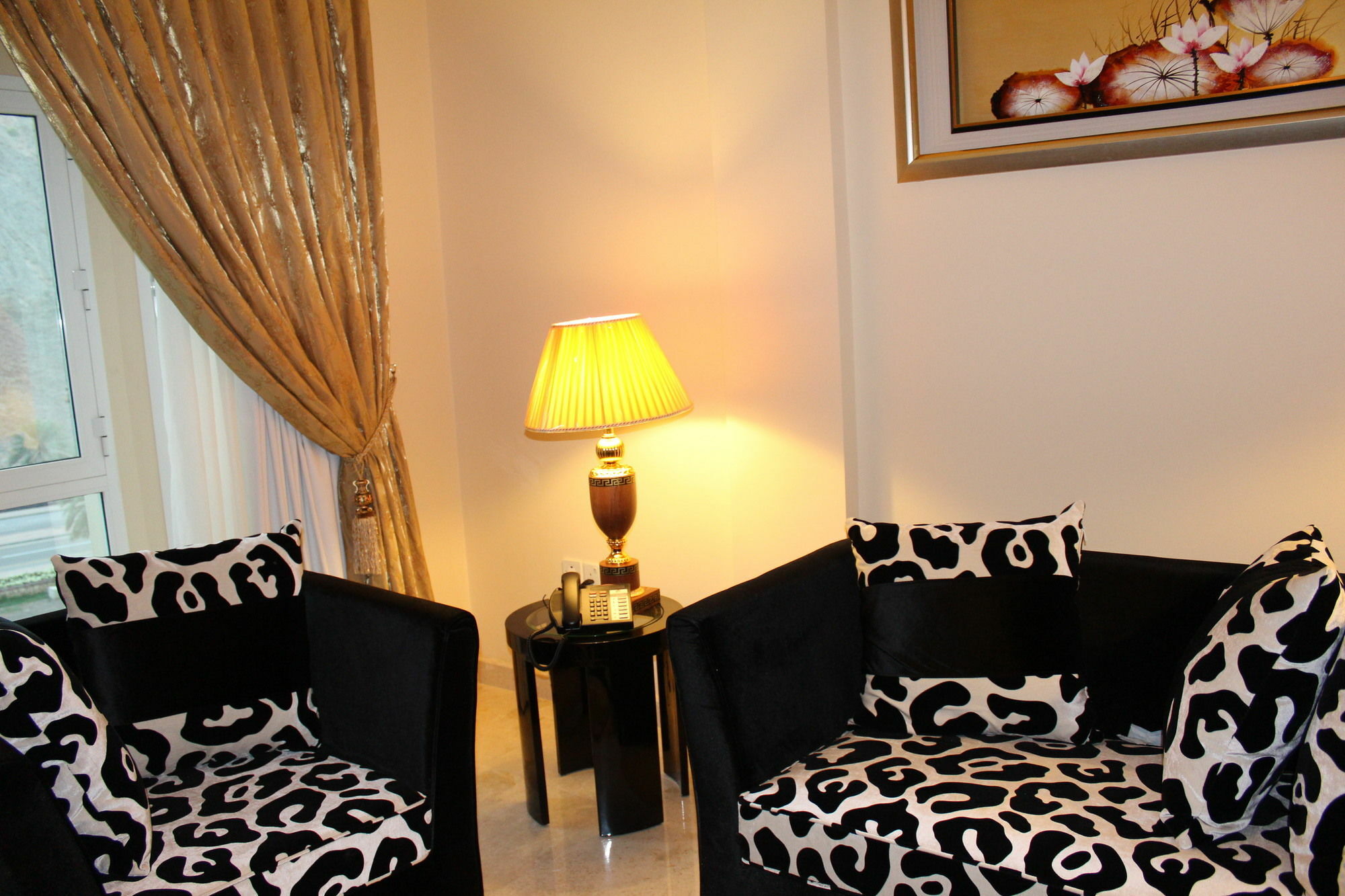 Pioneer Hotel Apartments Muscat Exterior photo