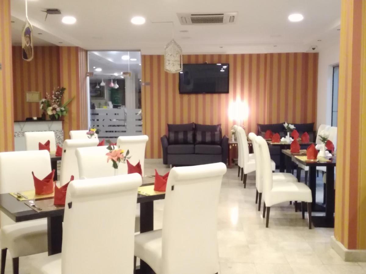 Pioneer Hotel Apartments Muscat Exterior photo
